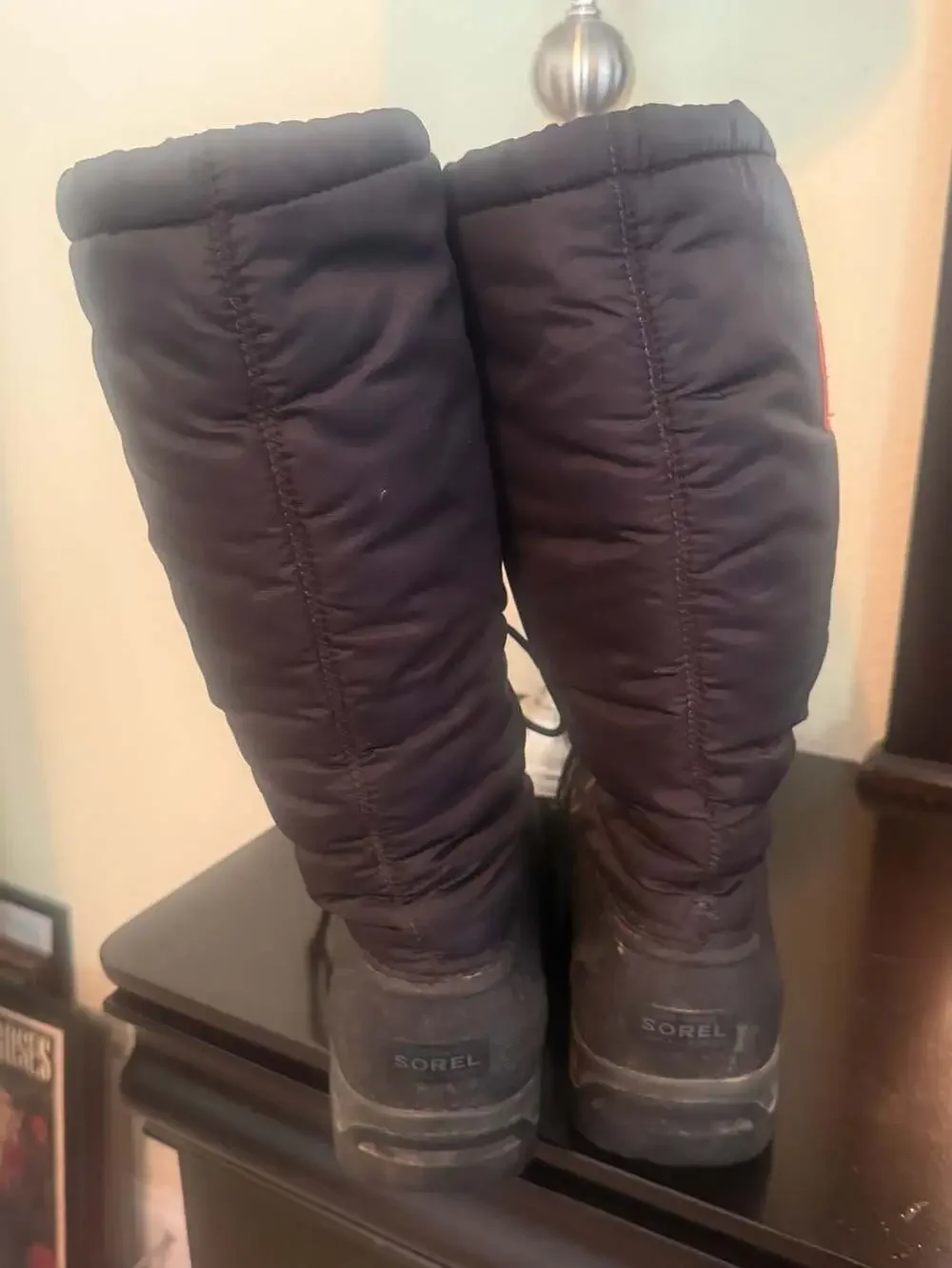 Sorel Glacier XT Women's Waterproof Insulated Snow Boot Size 9 (NL2134-010)